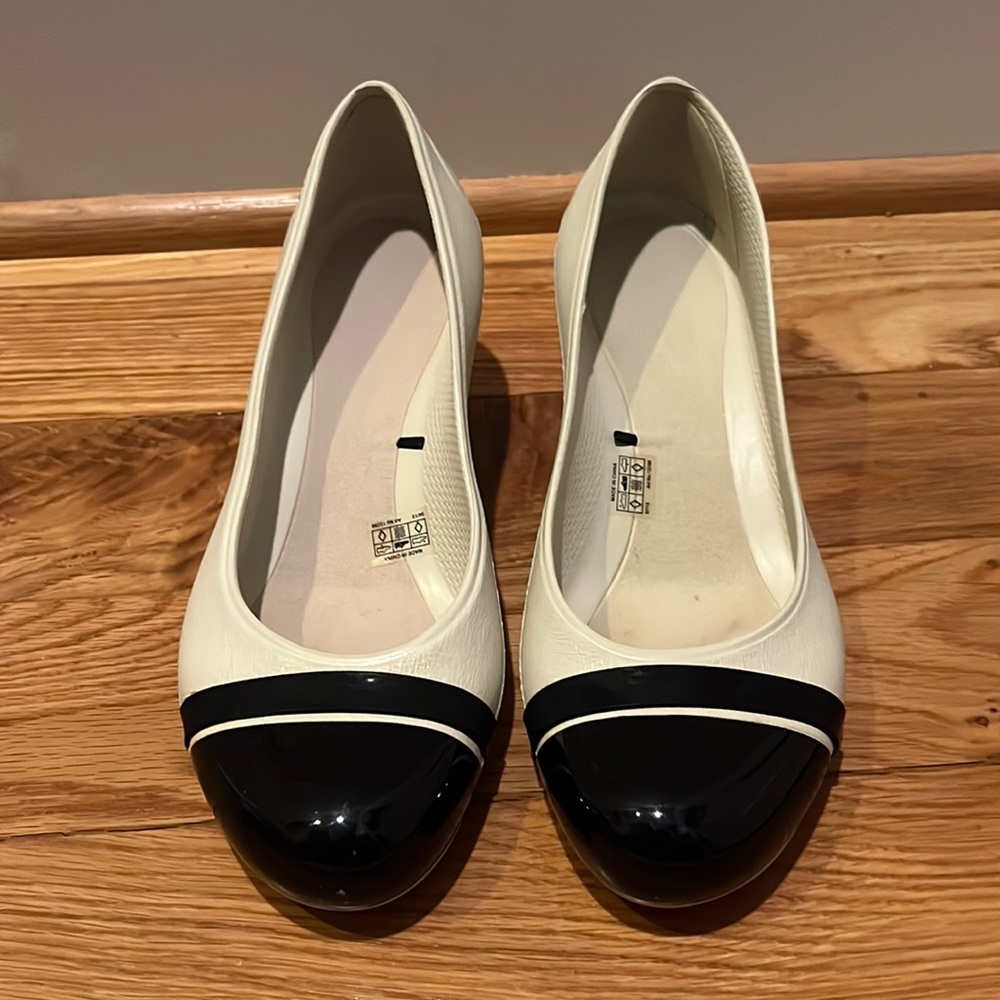 New Wedge crocs size 7